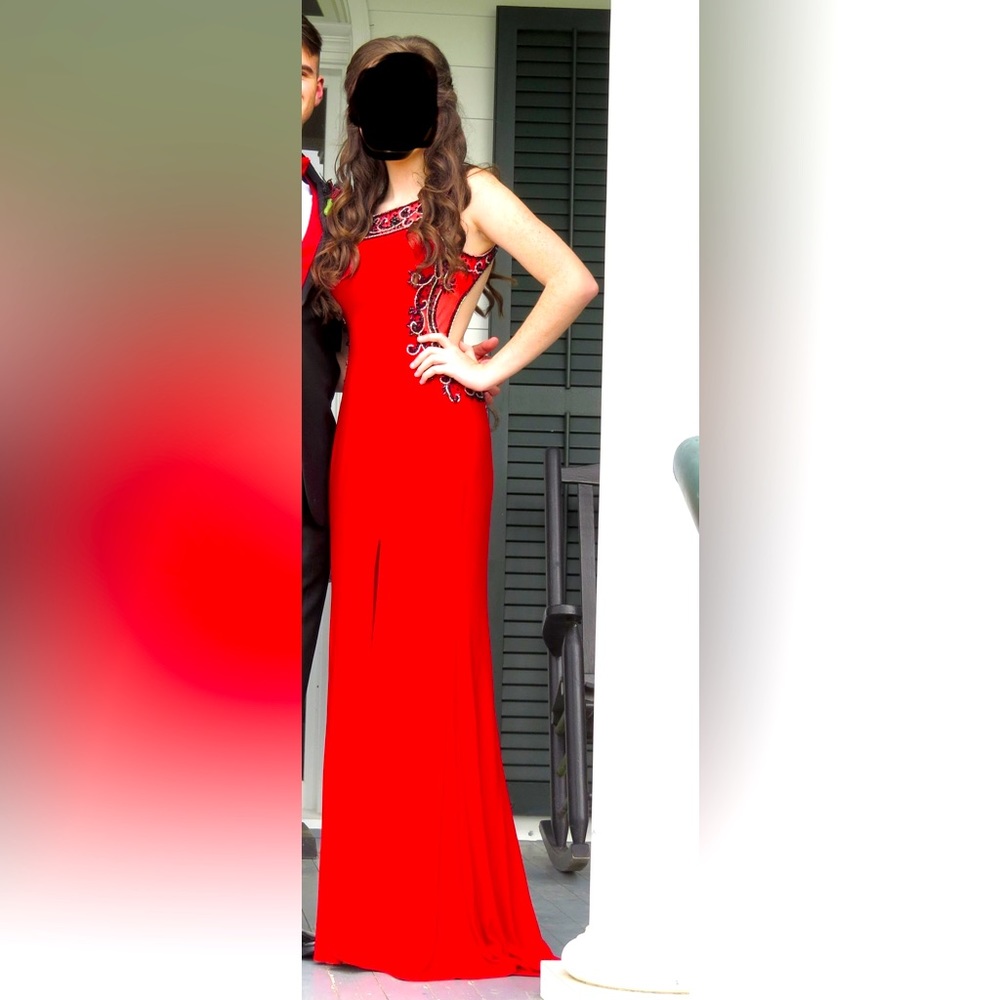 Beautiful formal gown, great for prom, Mardi Gras Ball or any formal occasion!!